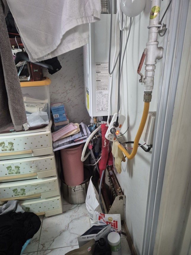 누수탐지 시공사례 - 일산 마두동 누수탐지, 난방 온수배관 압력검사 및 싱크대 밑 가스탐지 굴착 수리